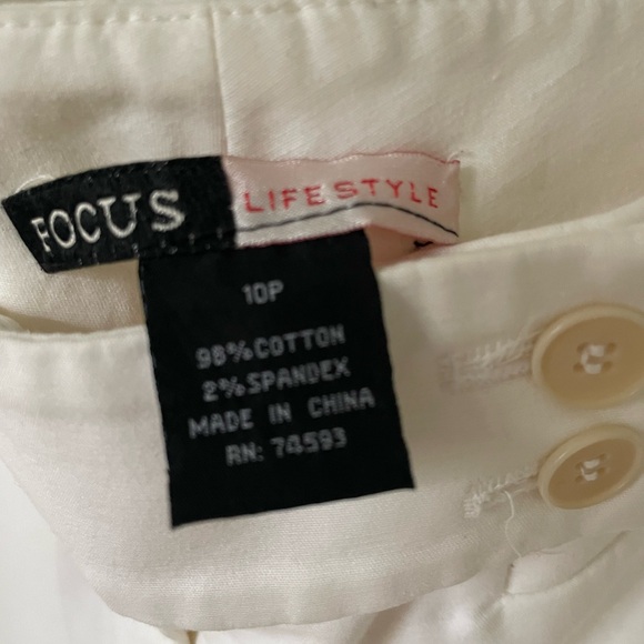 Cream straight leg pants size 10p - Picture 3 of 4